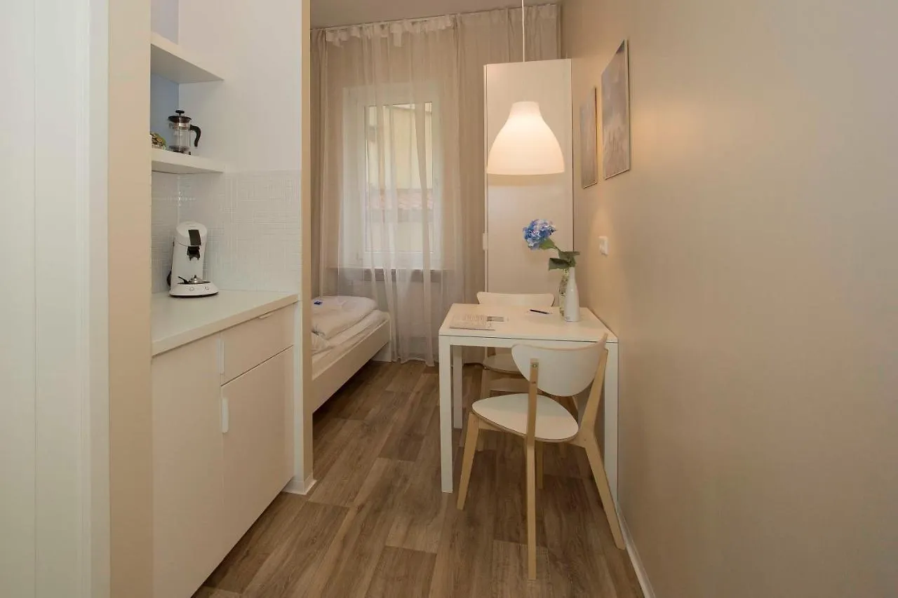 NEU: Zentral gelegene, stilvoll eingerichtete Zimmer mit eigener Teeküche Núremberg Pensión